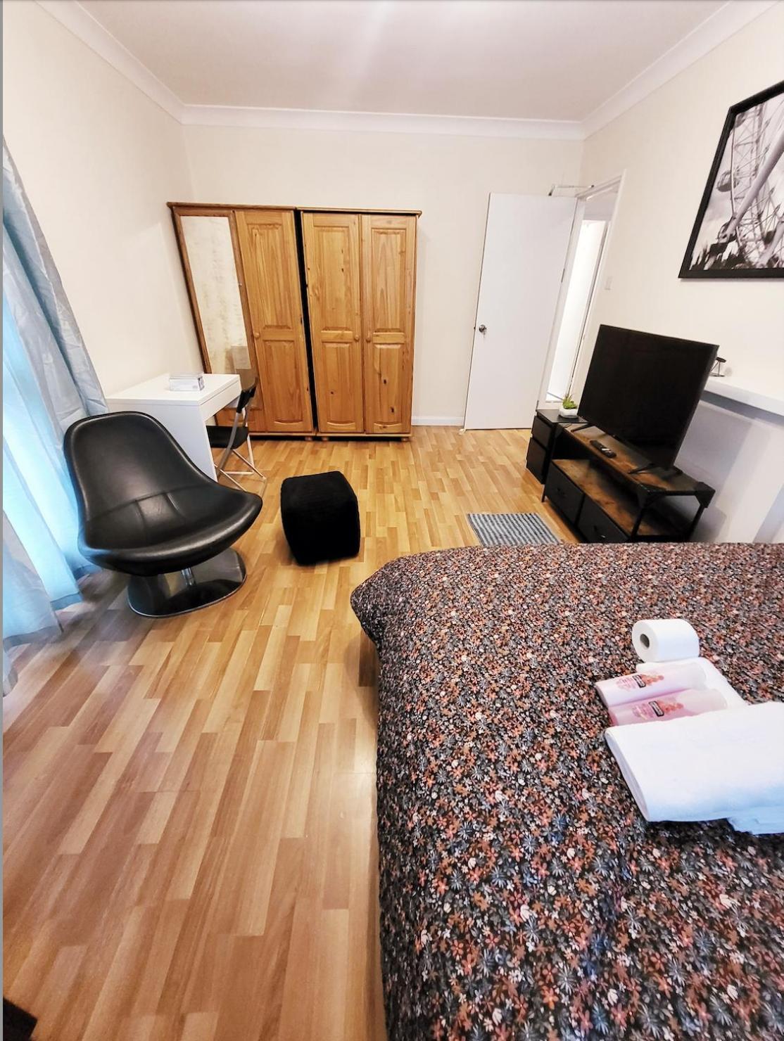 Huge And Affordable 3 Bedroom Flat In Hammersmith For 7 People With Welcome Breakfast London Exterior photo