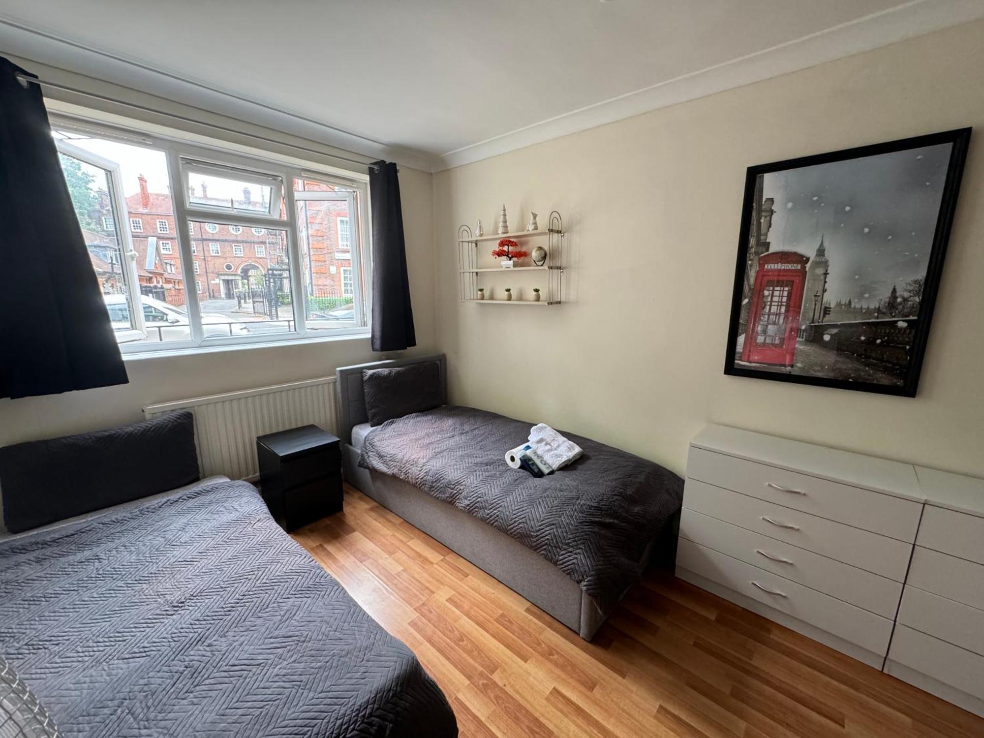 Huge And Affordable 3 Bedroom Flat In Hammersmith For 7 People With Welcome Breakfast London Exterior photo