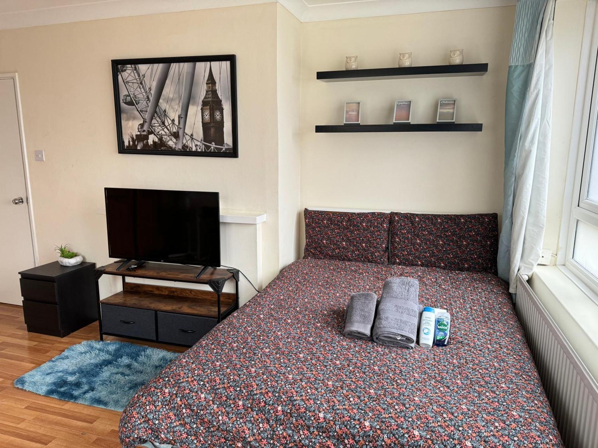 Huge And Affordable 3 Bedroom Flat In Hammersmith For 7 People With Welcome Breakfast London Exterior photo
